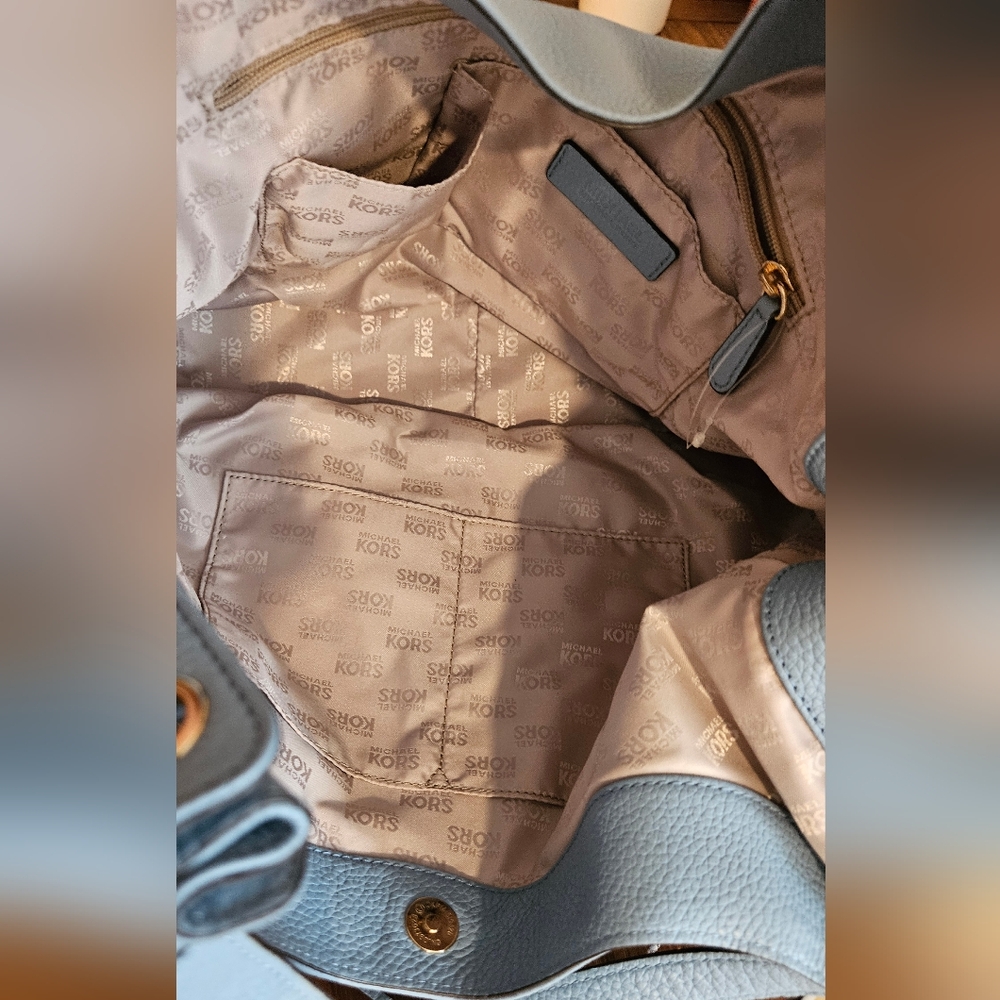 Michael Kors Blue Hobo Bag with Slouchy Silhouette NWOT - Picture 4 of 6